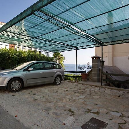Apartment Lelas Omiš Kültér fotó