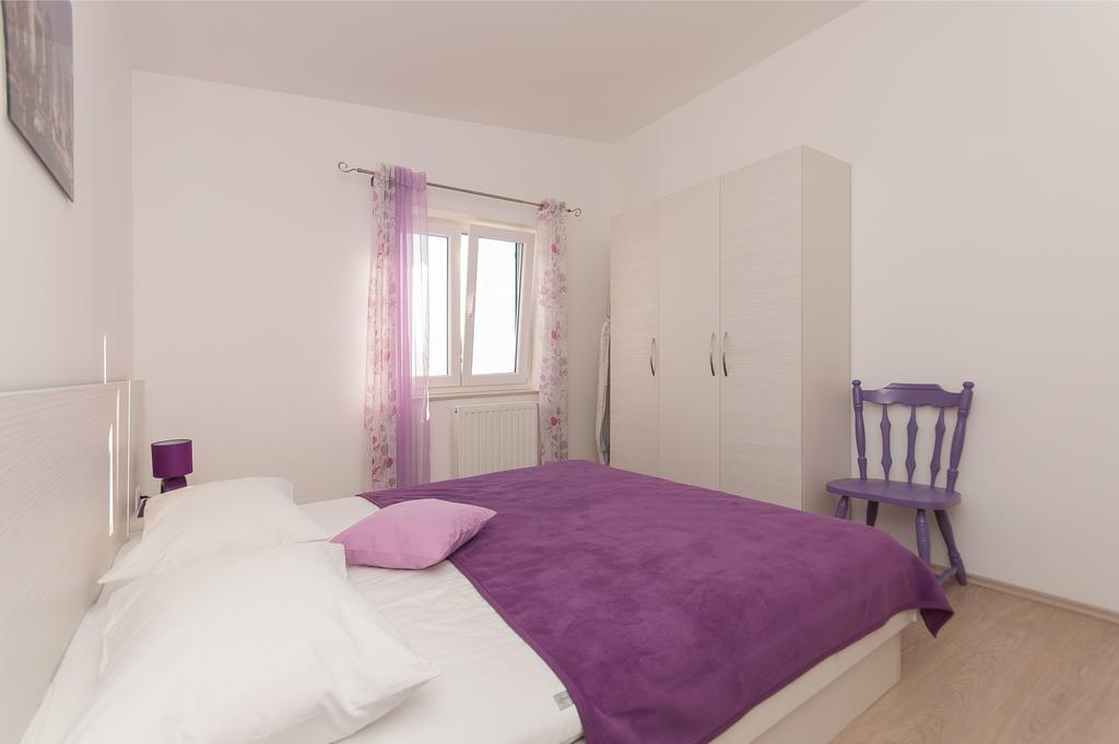 Apartment Lelas Omiš Kültér fotó