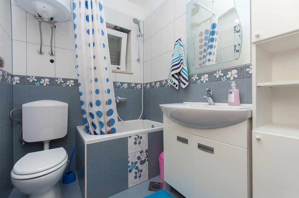 Apartment Lelas Omiš Kültér fotó