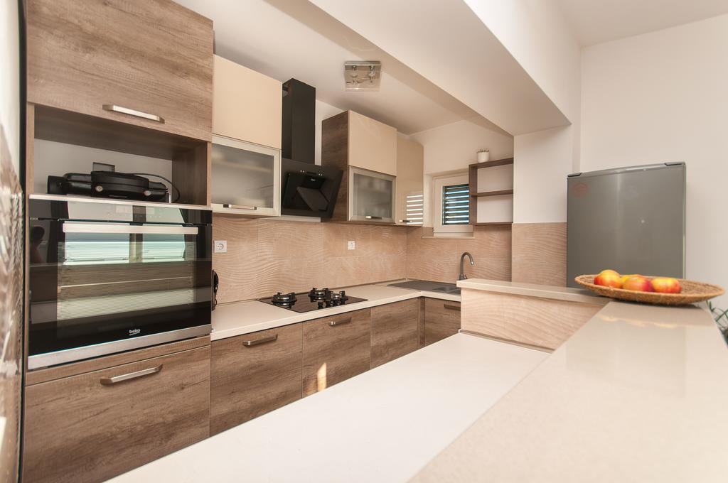 Apartment Lelas Omiš Kültér fotó